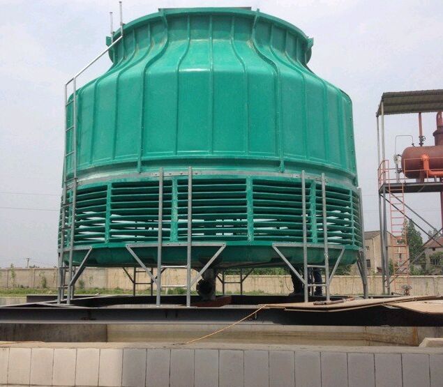 圆形玻璃钢冷却塔施工现场图